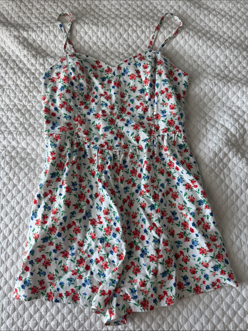 Old Navy White Floral Romper with Red & Blue Flowers - with pockets!